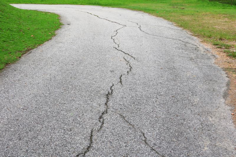 Driveway Crack Filling Service detail