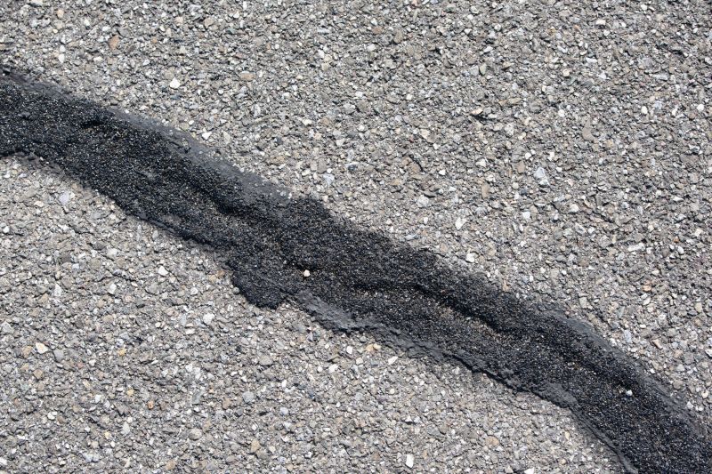 Driveway Crack Filling Service detail
